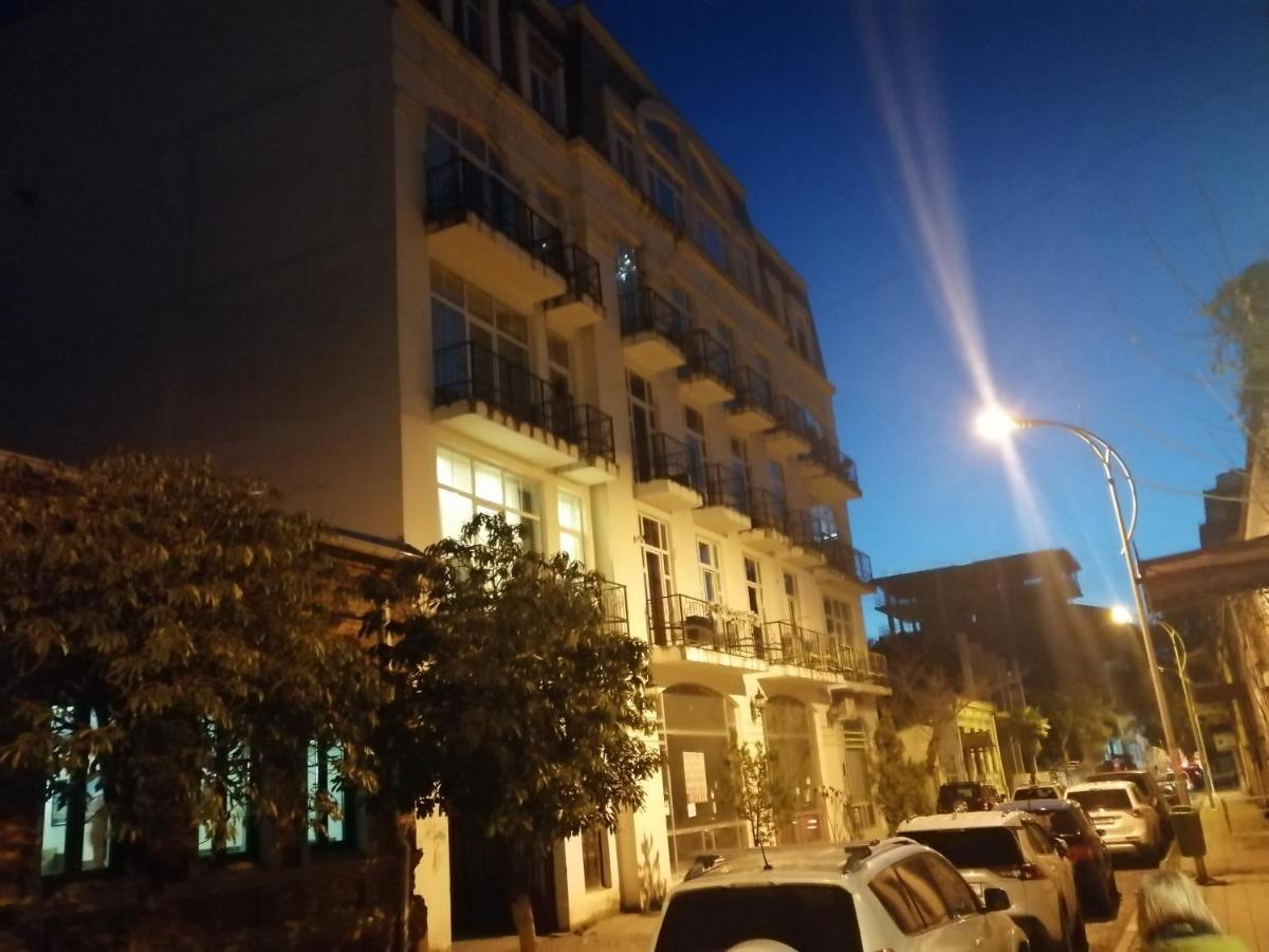 Apartments In The Historical Center Of Batumi, Near The Seaside Park Exterior photo